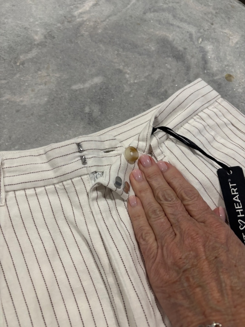 VELVET HEART PINSTRIPE SHORTS - Picture 4 of 14